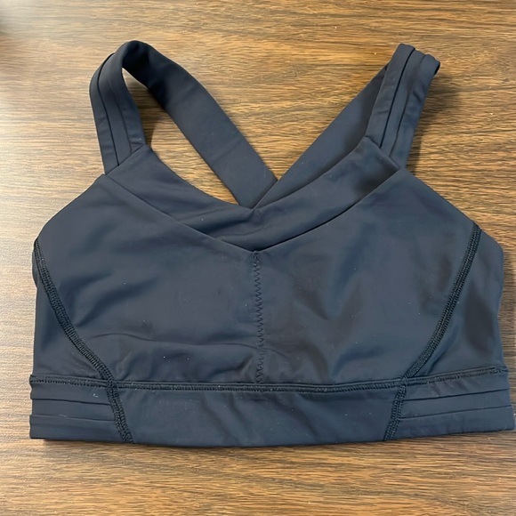 Lululemon Sports Crossback Bra - Picture 1 of 4